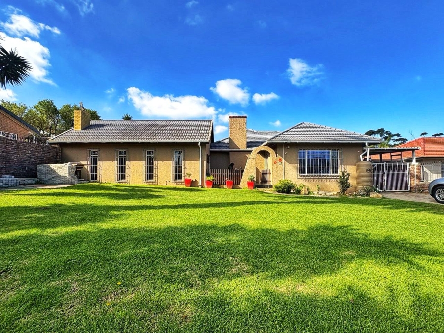 5 Bedroom Property for Sale in Kabega Park Eastern Cape
